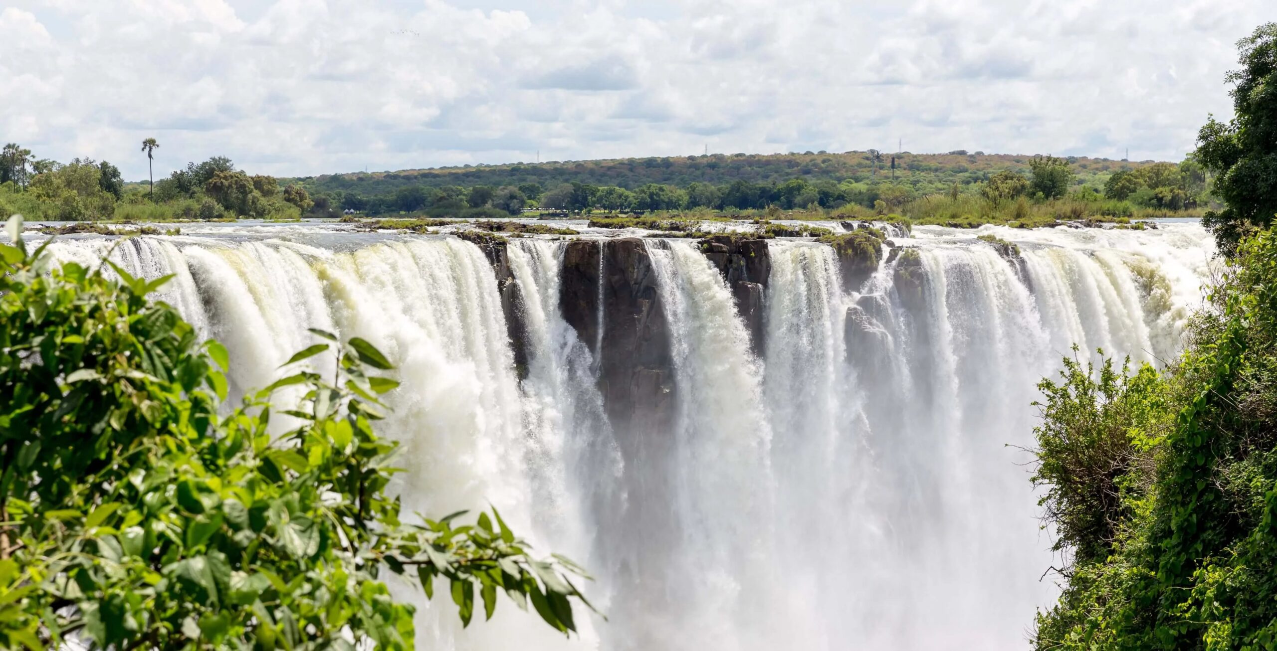 Llegada al Aeropuerto Internacional Victoria Falls en Zimbabue.